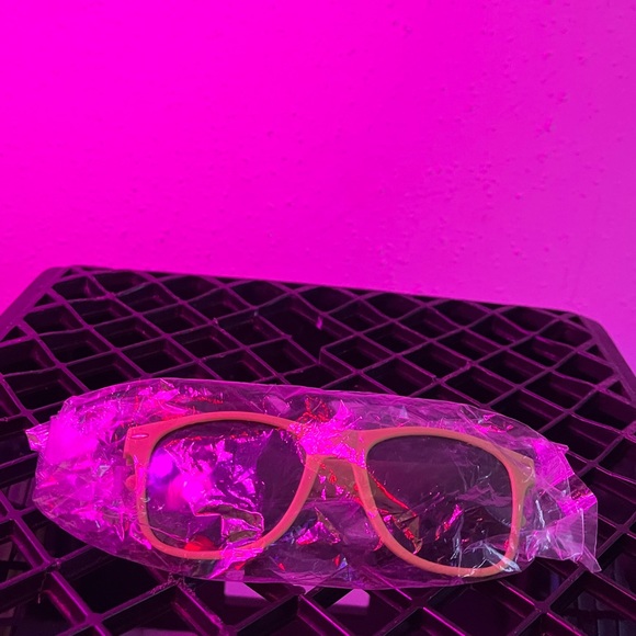 Colored Shades - Picture 8 of 9